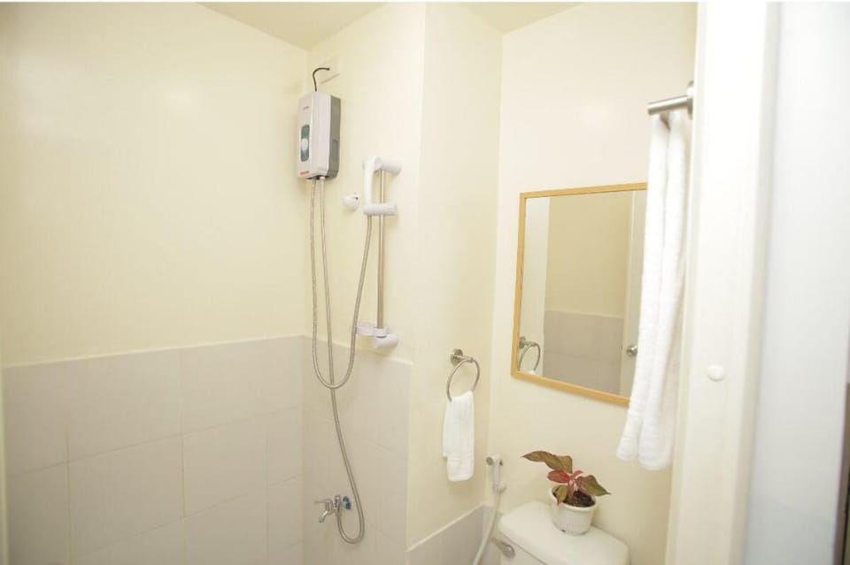 Urban Deca Practical Studio in the City Center Apartment in Mandaluyong