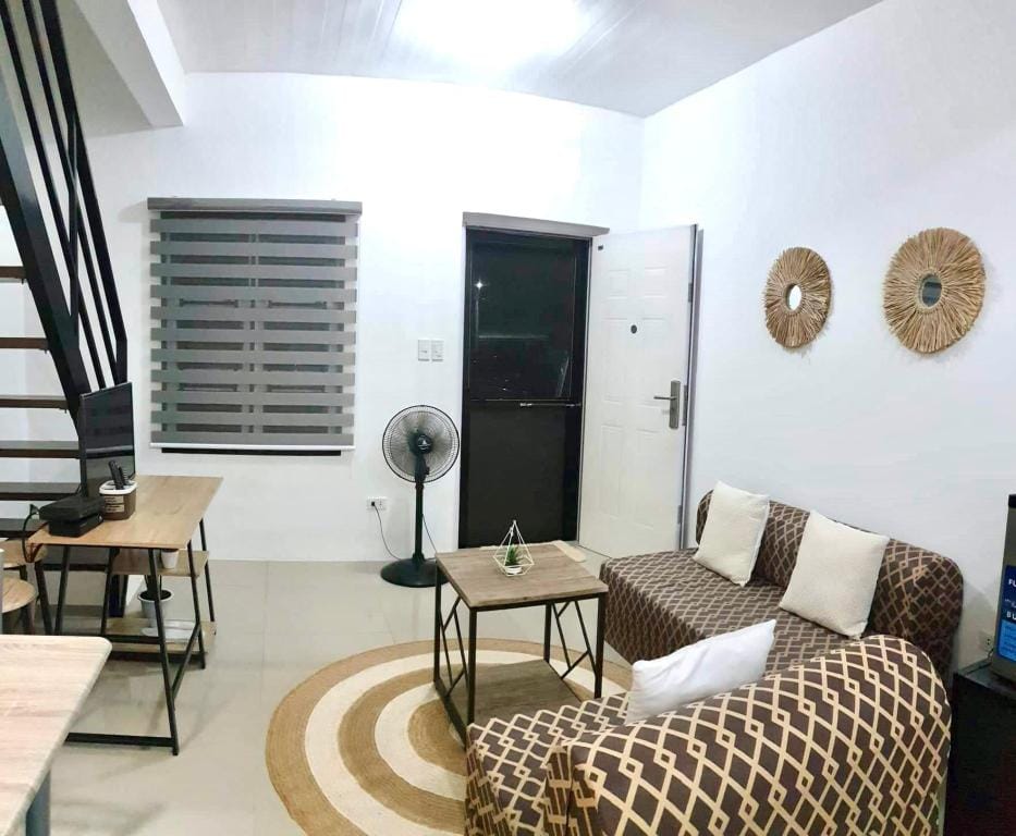 ROCKMELON TRANSIENT HOUSE  Vacation rental in Calabarzon