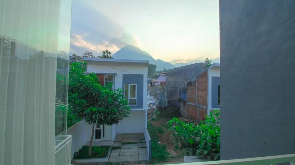 Vila Dolby with Private Pool by Masterpiece Villa Villa in Batu