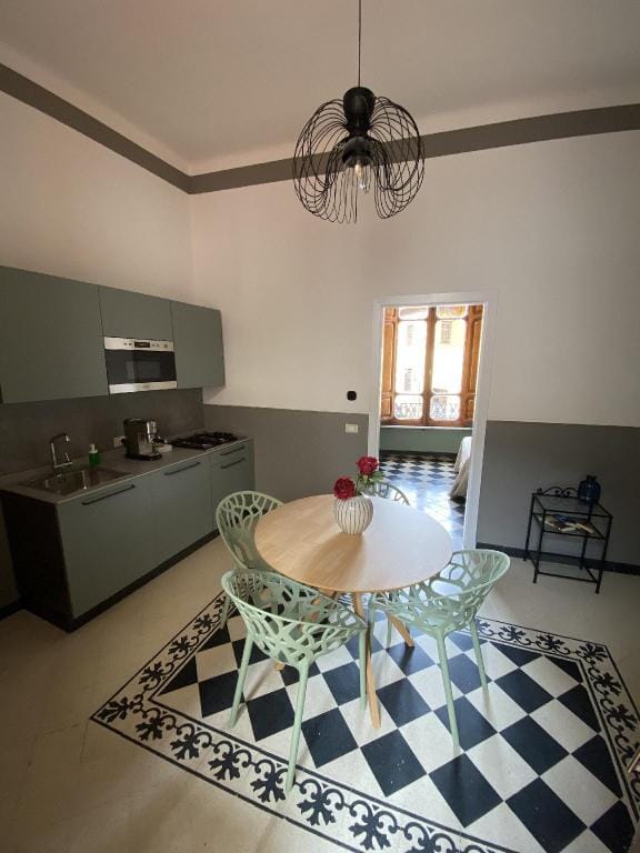 Iris, appartamento in pieno centro storico a Pisa Vacation rental in Pisa