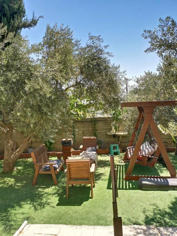 Lovely two Bedrooms unit, fully equipped kitchen Apartment in Jerusalem