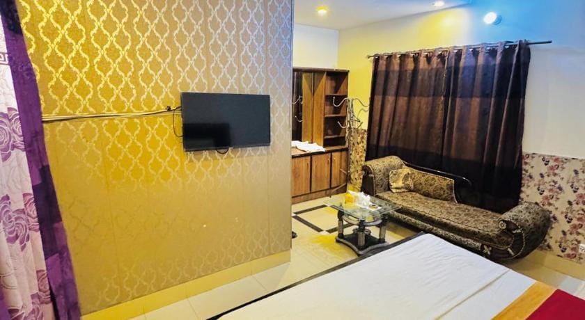 Hotel Visit Inn One Hotel in Lahore