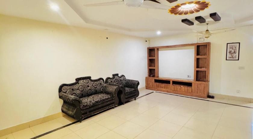 Hotel Visit Inn One Hotel in Lahore
