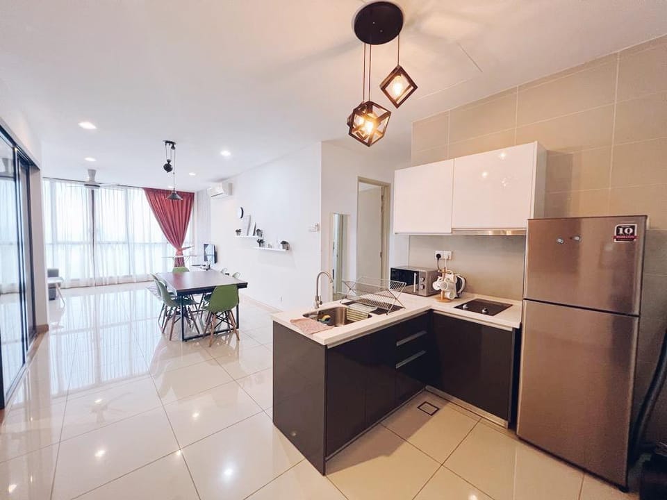 Connected train 3 Bedrooms(Above Mall)13a Apartment in Petaling Jaya