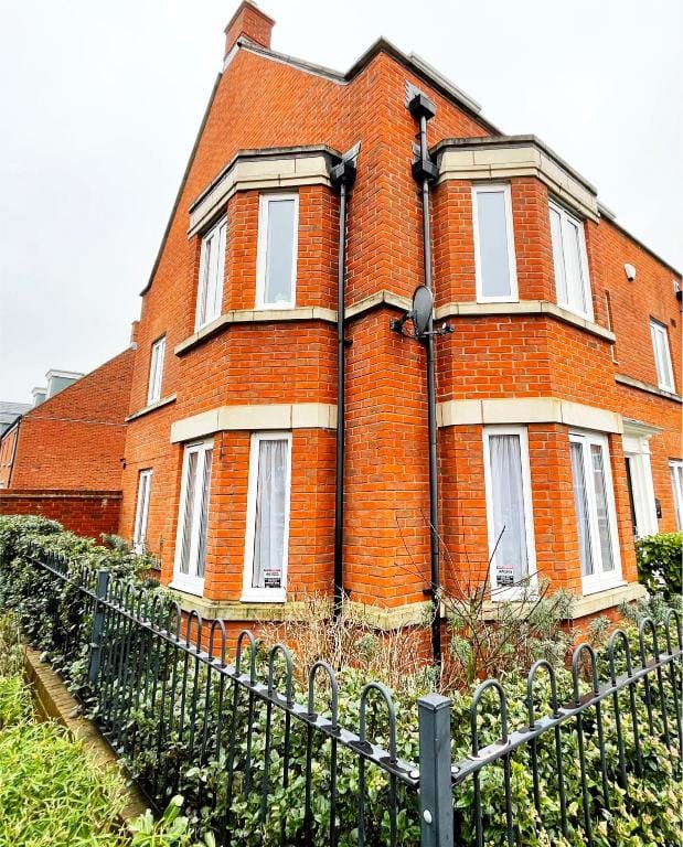 Serviced Accommodation in Bicester - Ascot Way. Vacation rental in Cherwell District