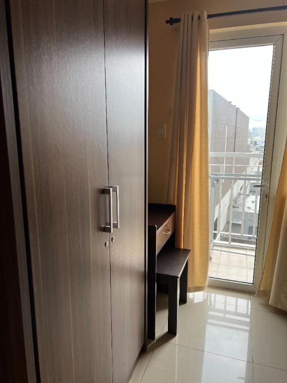 Shell Residences near SM MOA with Balcony B Apartment in Manila City