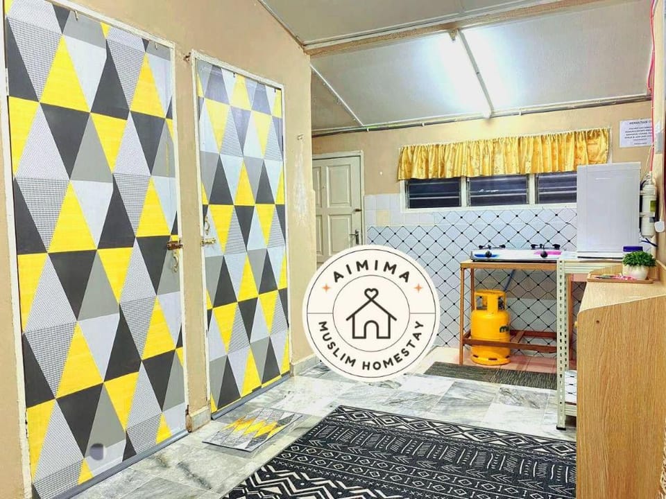 Aimima Muslim Homestay @ Lost World Of Tambun. Vacation rental in Ipoh