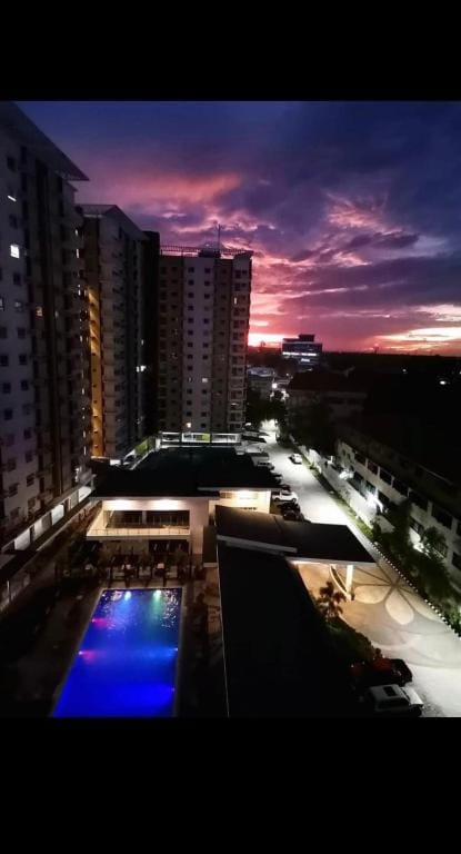 Hero’s Condo w/ 3 Beds+Free Pool Usage+Netflix Apartment in Cagayan de Oro