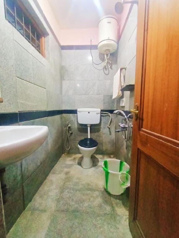 Cheerful 2bhk cottage with free parking premises Vacation rental in Kodaikanal