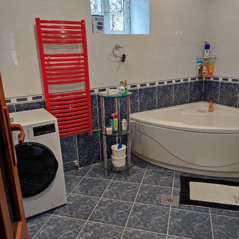 Comfort дом, где есть джакузи, красивый парк.  Vacation rental in Armenia