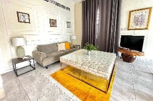 Comfy 5bedroom villa  Villa in Al Sharjah