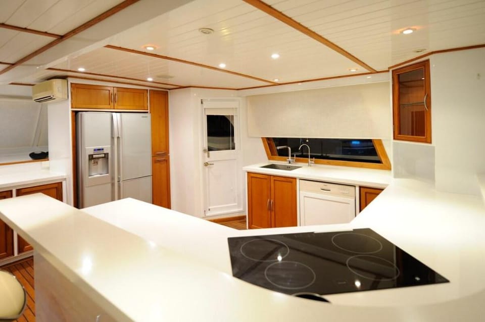 Spacious Houseboat - Whole Boat - Near Soho East Vacation rental in Hong Kong
