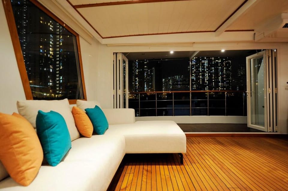 Spacious Houseboat - Whole Boat - Near Soho East Vacation rental in Hong Kong