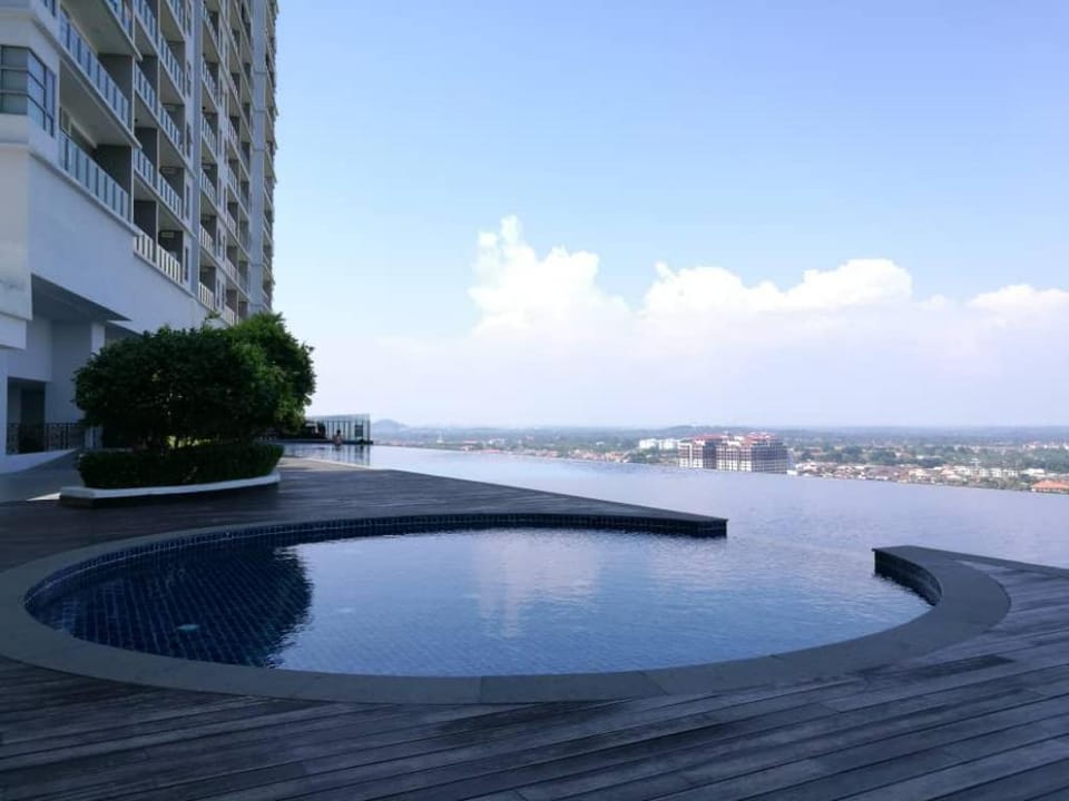 ATTIC✦DualKey [2Hall&4Room] Seaview FamilySuite#59 Apartment in Malacca