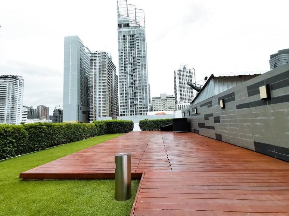 Fully Furnished 1 Bedroom with Kitchen @ Nana Apartment in Bangkok