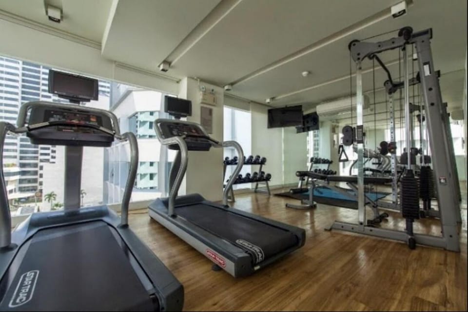 Fully Furnished 1 Bedroom with Kitchen @ Nana Apartment in Bangkok