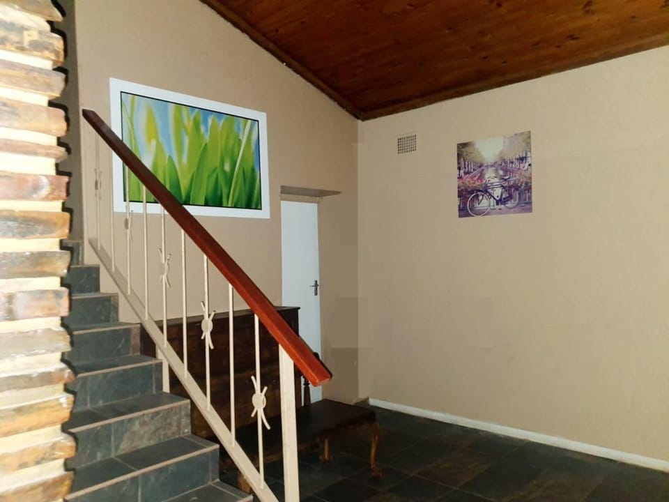 Luxury Ensuite with Pool Apartment in Gauteng