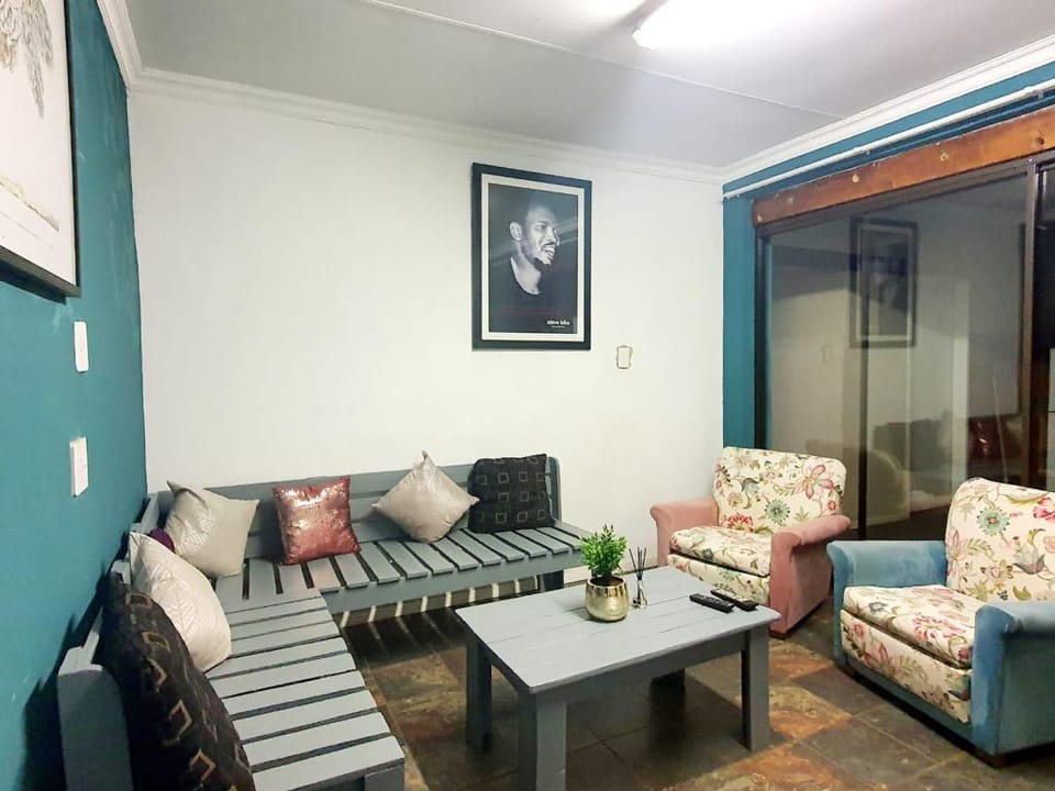 Luxury Ensuite with Pool Apartment in Gauteng