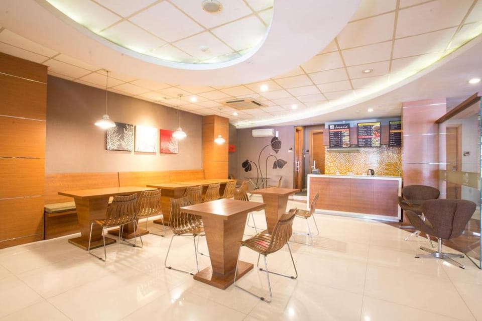 Life Hotel Mayjend Sungkono Surabaya Hotel in Surabaya