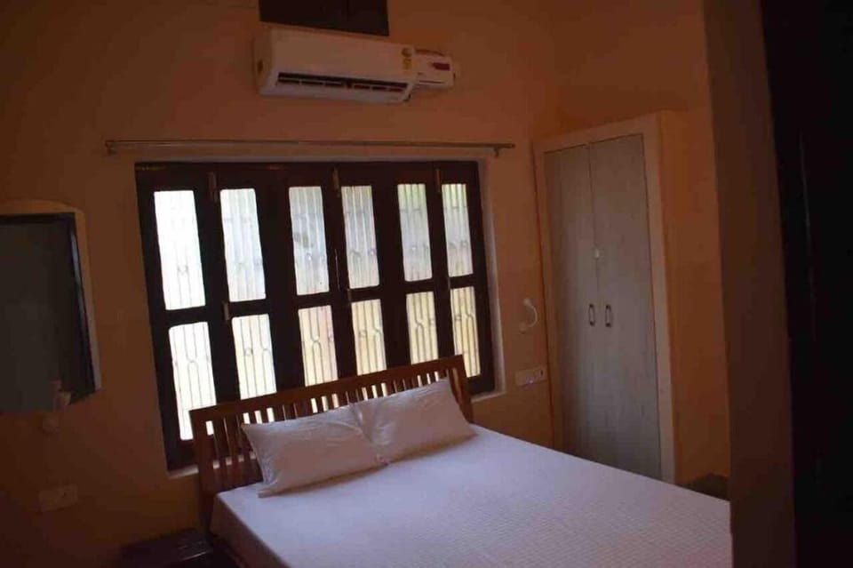 Cheerful 4bedroom row house in heart of the city. Vacation rental in Varanasi