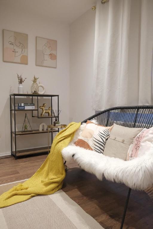 Bee Stays- Byron House Vacation rental in England