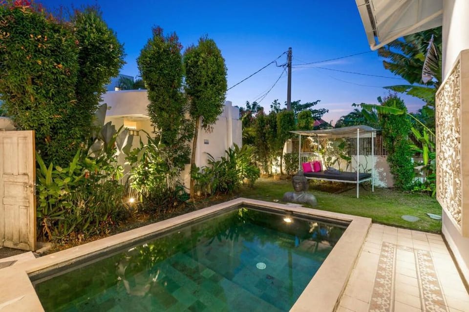 Gorgeous 2 Bedrooms La Villa Oberoi - in Seminyak Villa in Kuta