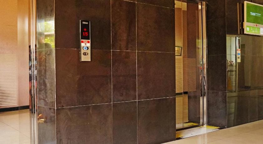 Collection O SSR Apartemen Gunung Putri Square Hotel in West Java
