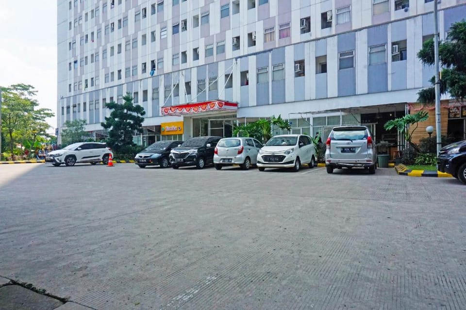 Collection O SSR Apartemen Gunung Putri Square Hotel in West Java