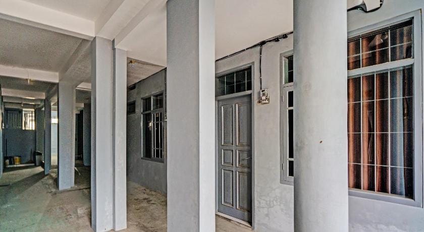 OYO Life 91592 Aaliya Guest House Syariah Hotel in West Java