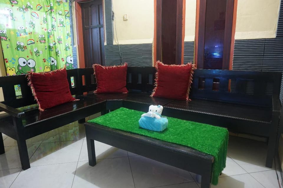 SPOT ON 91588 Ananda Guest House Batu Hotel in Batu