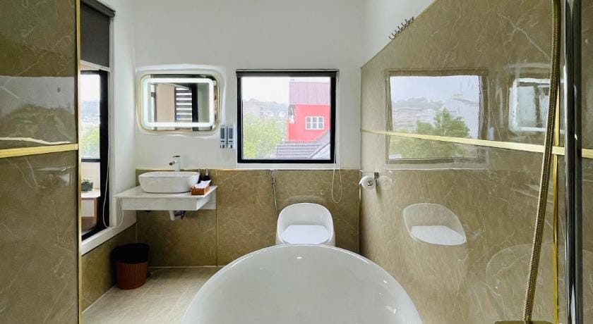 Vượng Trần Diamond Hotel in Dalat