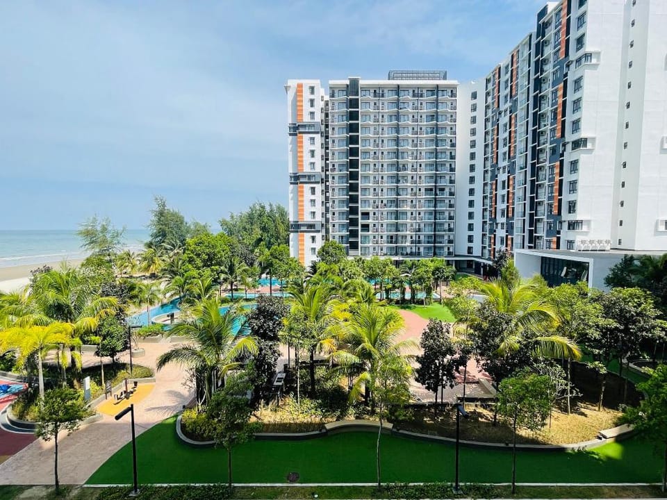 TImurbay Seaview&Poolview Premium Suite-Netflix Apartment in Terengganu, Malaysia