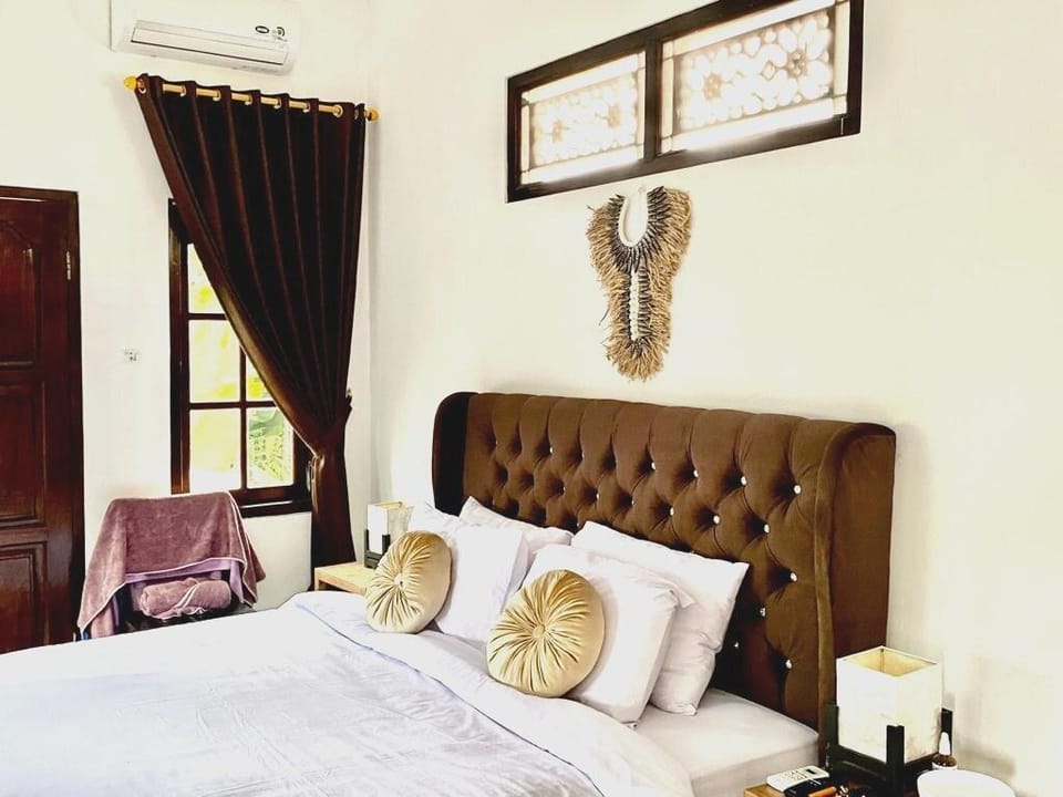 Luxury-cozy 3 Bedroom Villa nearby Beach Seminyak Villa in Kuta