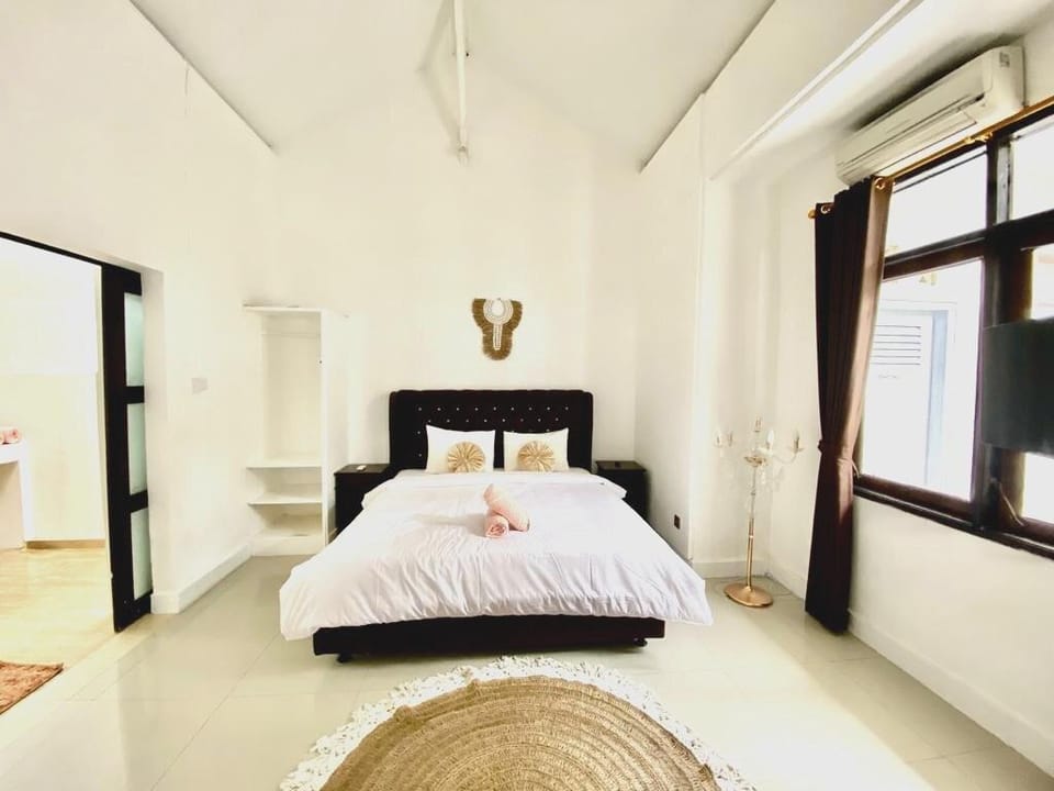 Luxury-cozy 3 Bedroom Villa nearby Beach Seminyak Villa in Kuta