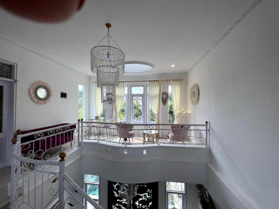 Luxury-Spacious 4 Bedroom Villa Central Seminyak Villa in Kuta