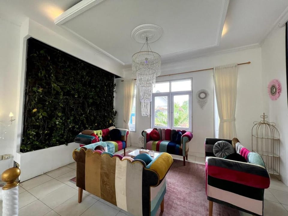 Luxury-Spacious 4 Bedroom Villa Central Seminyak Villa in Kuta