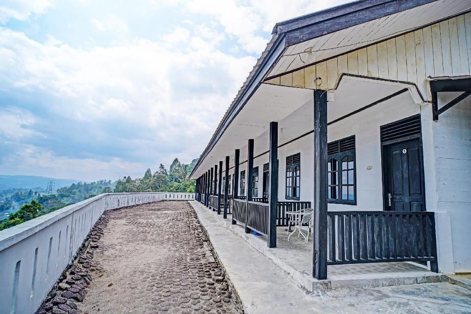 OYO 91562 Hotel & Cafe Angkasa Golat Hotel in Indonesia