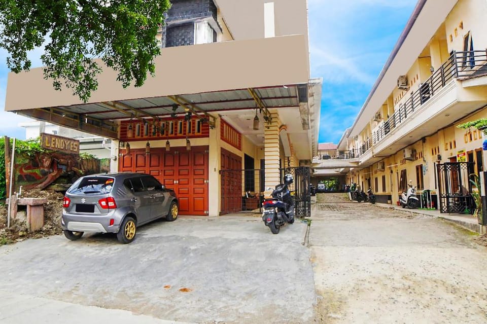 OYO 91647 Sanina Residence Hotel in Indonesia