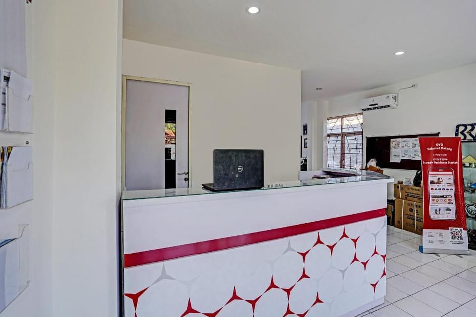 OYO LIFE 91594 Bungah Residence Syariah Hotel in East Java