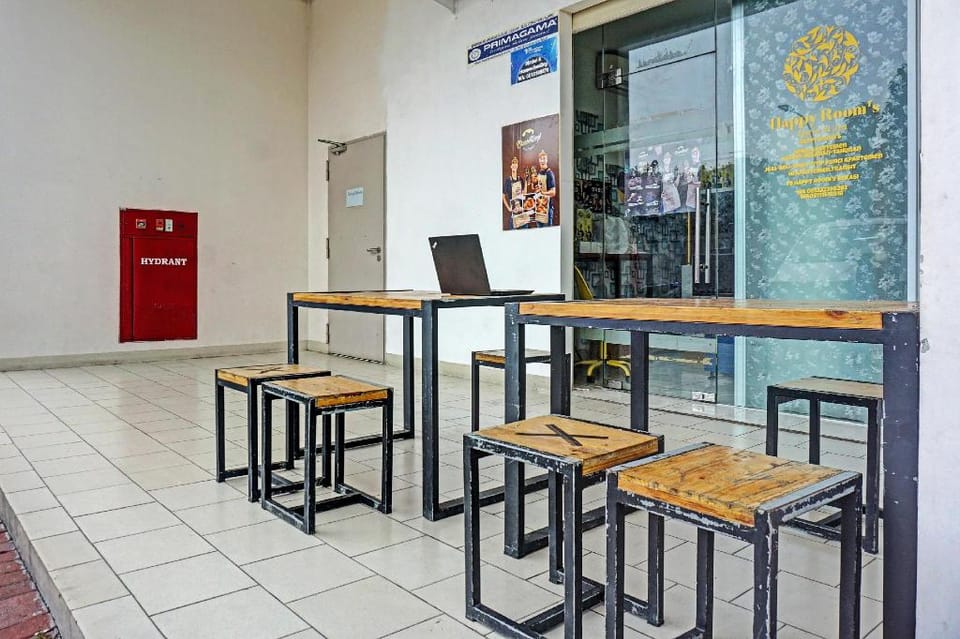 Collection O 91652 The Springlake Summarecon Bekasi Hotel in West Java