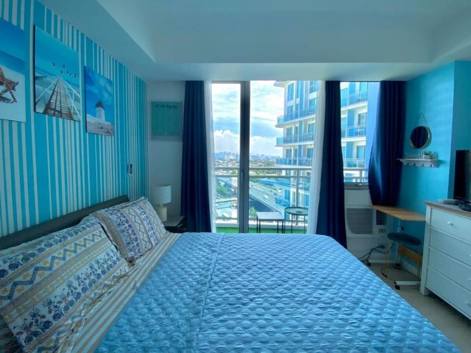 Fully furnished beach Inspired condo with Wi-fi Vacation rental in Paranaque