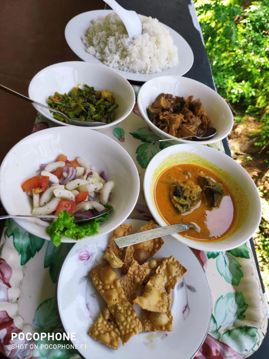 Lake view Duwa hotel  Apartment in Southern Province