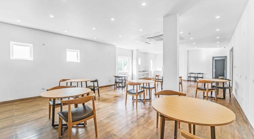 Rohaan Inns by UPAR Hotels Ashok Nagar Hotel in Chennai