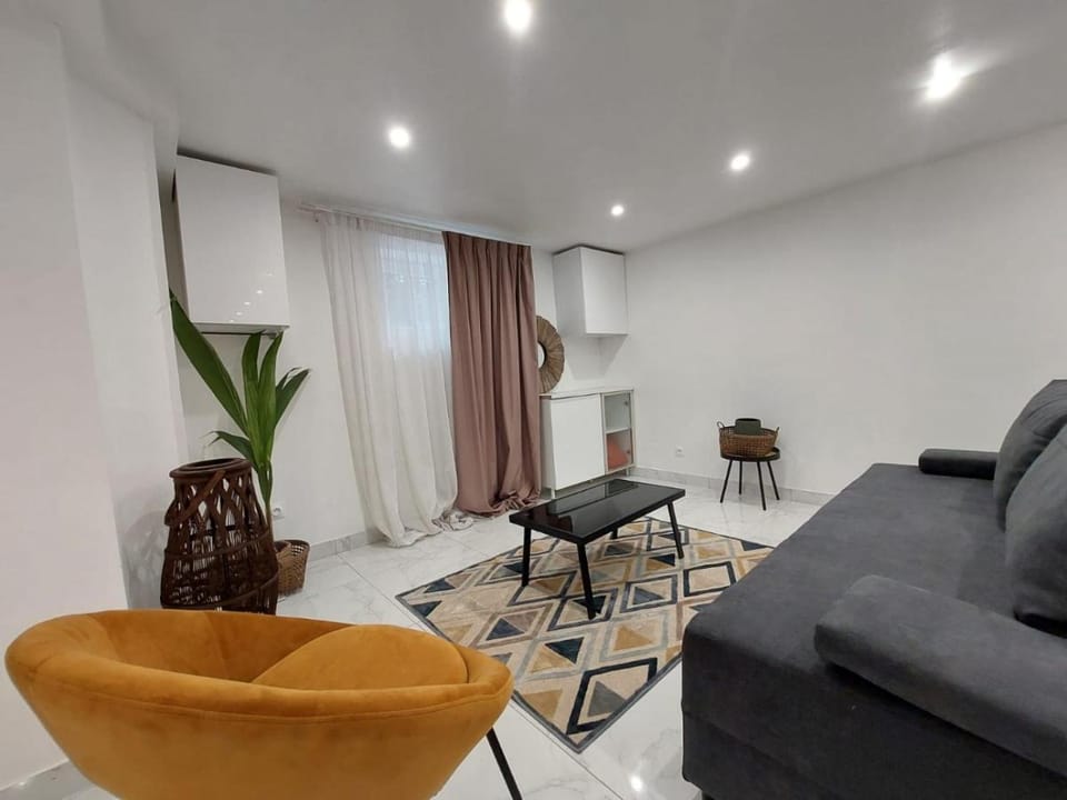 Happy Land Holliday residential Hotel in Saint-Denis, France