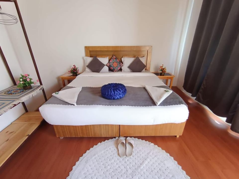 Seven Seas Guest House Hotel in India