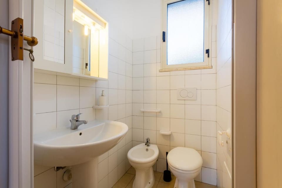 Porto Cesareo Air-conditioned Villa sleeps 12 Torre Lapillo Villa in Apulia