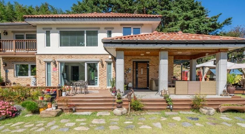 Yangyang mersato dockchae pension Bed and Breakfast in South Korea