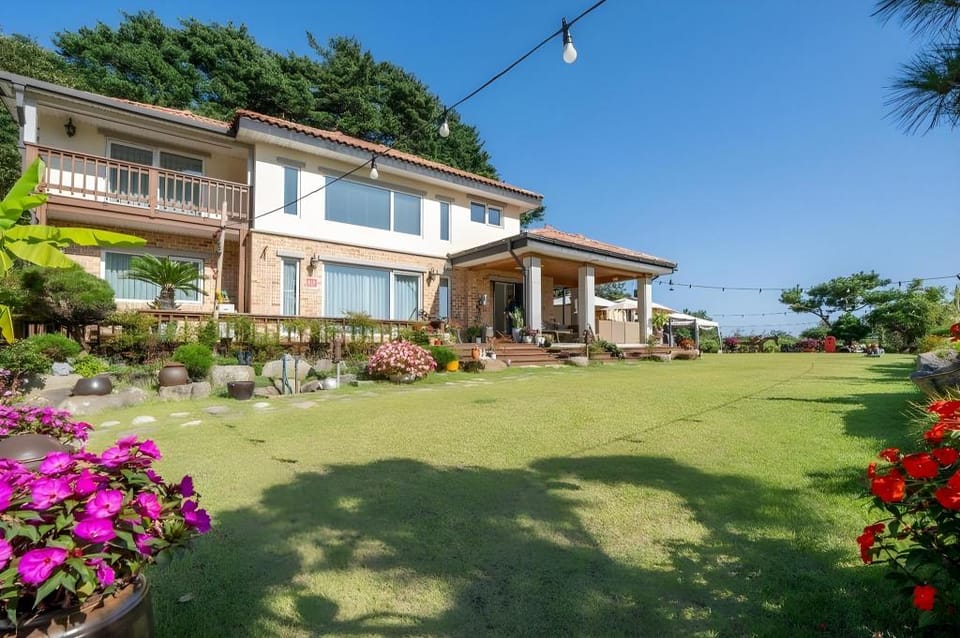 Yangyang mersato dockchae pension Bed and Breakfast in South Korea