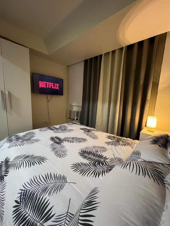 Azure - Cozy Cabina Staycation Apartment in Paranaque