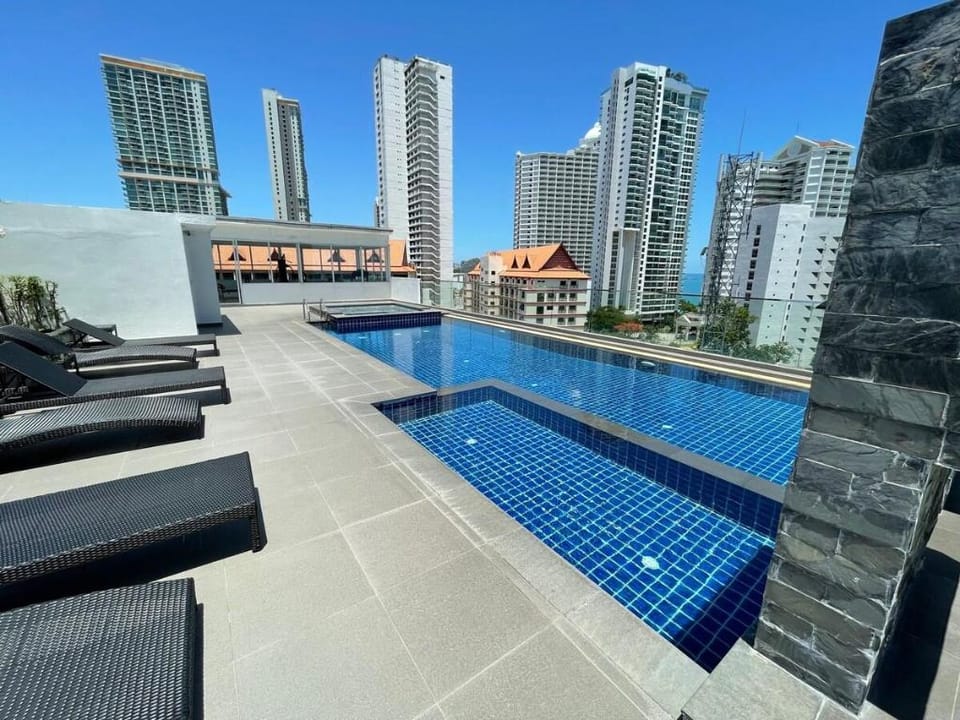 CALM STUDIO in Serenity Wongamat Apartment in Pattaya City